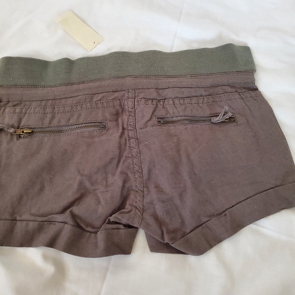 Short - Picture 10 of 11